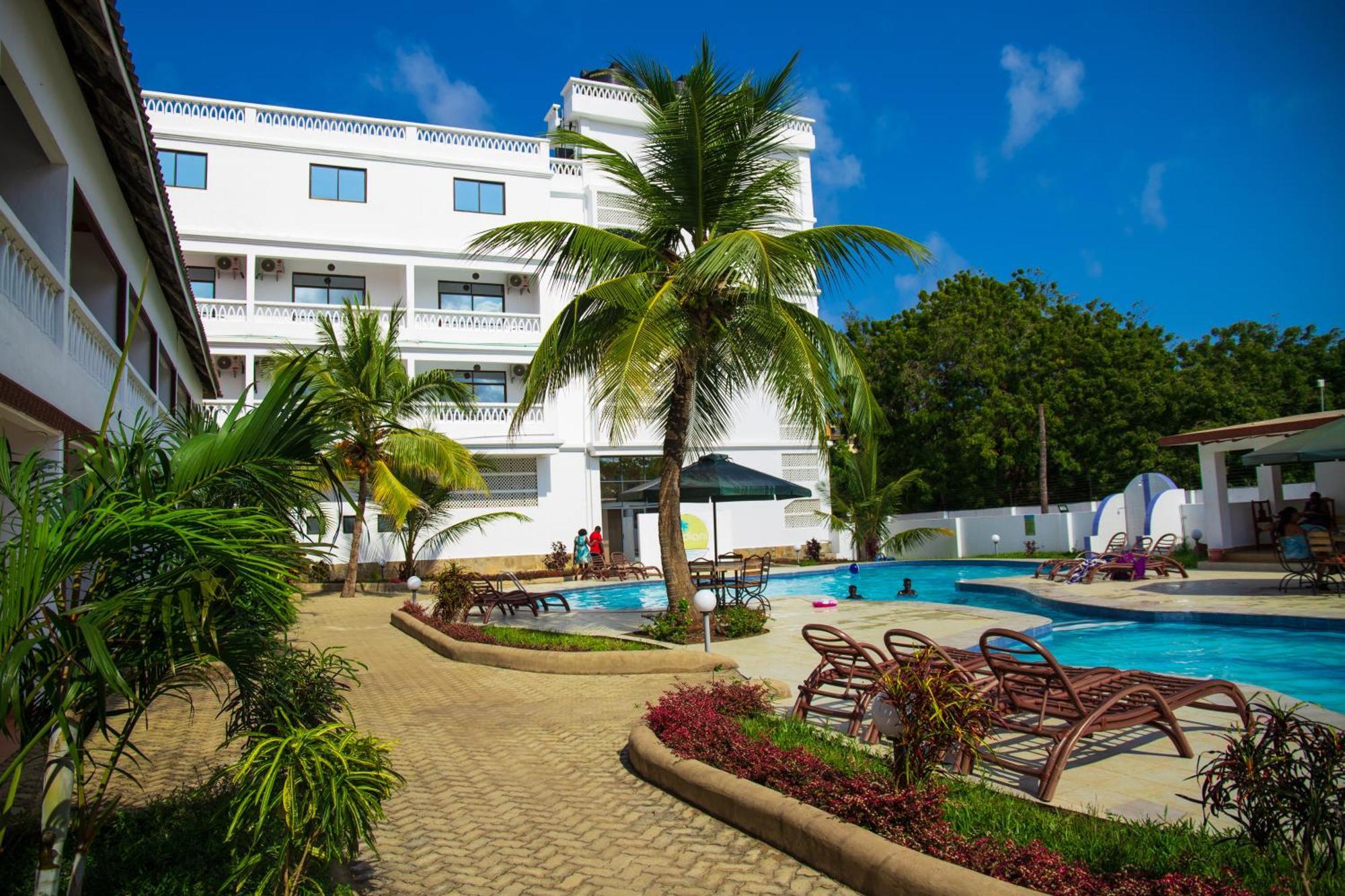 Diani Palm Resort And Apartments Diani Beach Exterior photo